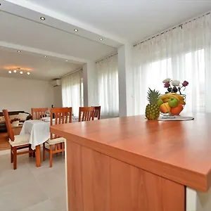 Apartament Lovre, Kaštela